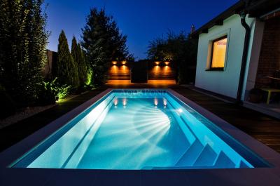 Bazén Compass Pools BRILIANT 66 - 6,6 m - keramický bazén