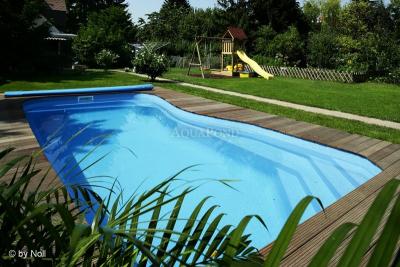 Bazén Compass Pools RIVERINA 106 - 10,6 m - keramický bazén