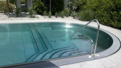 Nerezový přelivový bazén s AquaDiamante úpravou vody