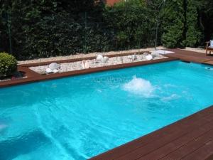 Schwimmbecken