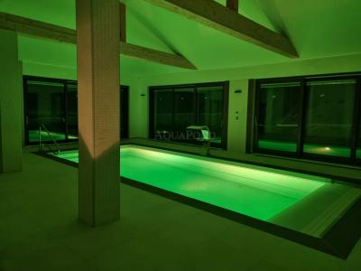 VA LED RGB Farbige Unterwasserscheinwerfer 15 W mit Box und Flansch, für Folienbecken