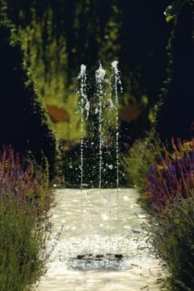 Oase Water Quintet – static light and water attraction