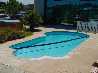 Winter expansion float “VA”, length 0.5 m, black color, concrete filling