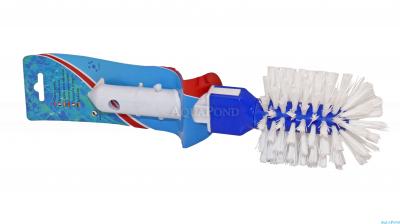 Brosse pour le coin, sur la tige télescopique