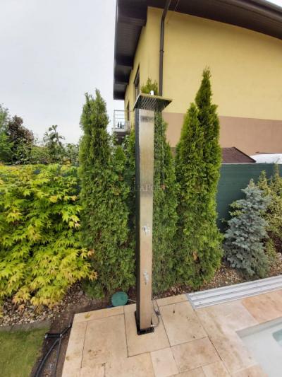 Douche solaire CRM 40 l - Pommeau inox avec rince pieds