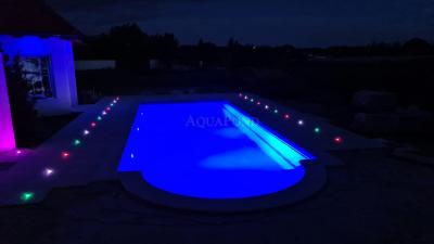 MINI Tube - rozsdamentes acél elem VAMILA - 9 LED RGB színes, 8,2 W - előregyártott medencékhez