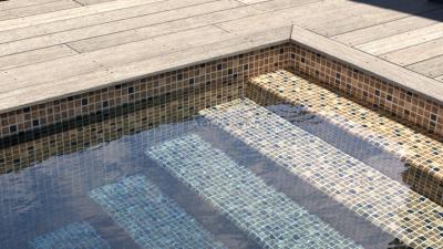 AVfol Decor Csúszásgátló - Homokszínű Mozaik; 1,65 m szélesség, 1,5 mm vastagság, 20 m tekercs