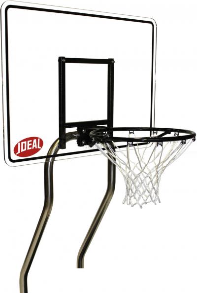 Canestro da basket sopra la piscina
