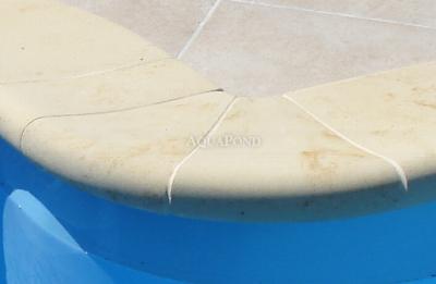 Promień krawędzi basenu R30cm naprzeciwko, akcent w kolorze sztucznego piaskowca w kolorze żółtym