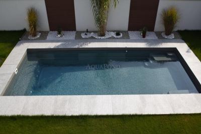 Piscină Compass Pools X-TRAINER 82 - 8,2 m - piscină ceramică