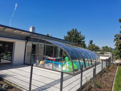 Acoperiș STYLE pentru piscina Compasspools Fun 80, dimensiuni interioare ale acoperirii: 5 m x 10 m