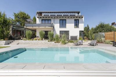 Piscină Compass Pools INFINITY 80 - 8,3 m - piscină ceramică