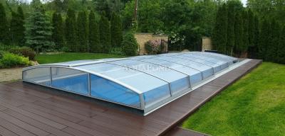 Acoperișul AZURE ANGLE pentru piscina Compasspools Fun 74, dimensiunea interioară a acoperirii: 3,75 m x 7,50 m