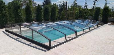 Acoperișul AZURE ANGLE pentru piscina Compasspools Fun 74, dimensiunea interioară a acoperirii: 3,75 m x 7,50 m