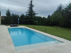 Bazén Compass Pools XL-TRAINER 110 - 11 m, šikmé dno - keramický bazén