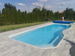 Bazén Compass Pools RIVERINA 106 - 10,6 m - keramický bazén