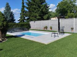 Prestrešenie Azure Flat Kompakt pre bazén Compasspools Aqua Nova 53, realizácia Aquapond