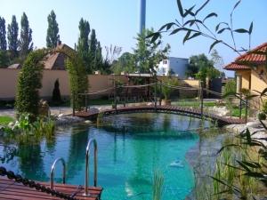 Kúpacie jazierka, záhradné jazierka