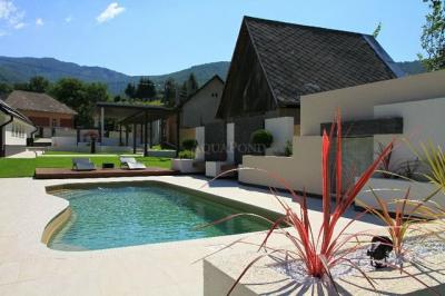 Bazén Compass Pools RIVERINA 106 - 10,6 m - keramični bazen
