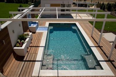 Bazén Compass Pools X-TRAINER 82 - 8,2 m - keramični bazen